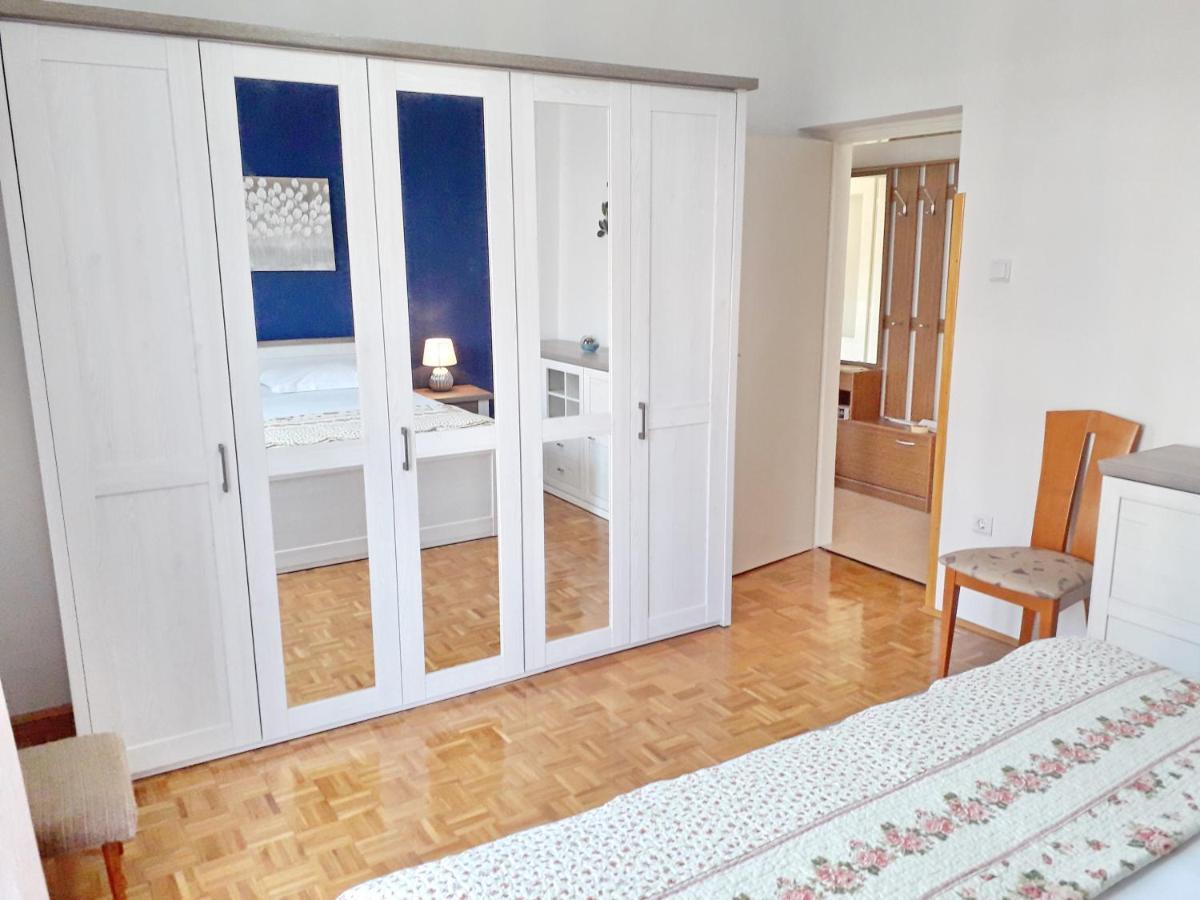 Apartments J&R Babara Biograd Na Moru Esterno foto