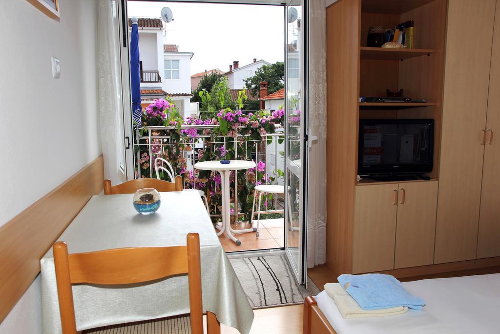 Apartments J&R Babara Biograd Na Moru Camera foto